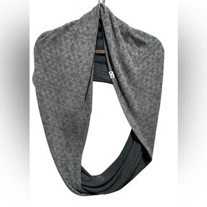 Oakley Gray Y2K Patterned Infinity Scarf EUC